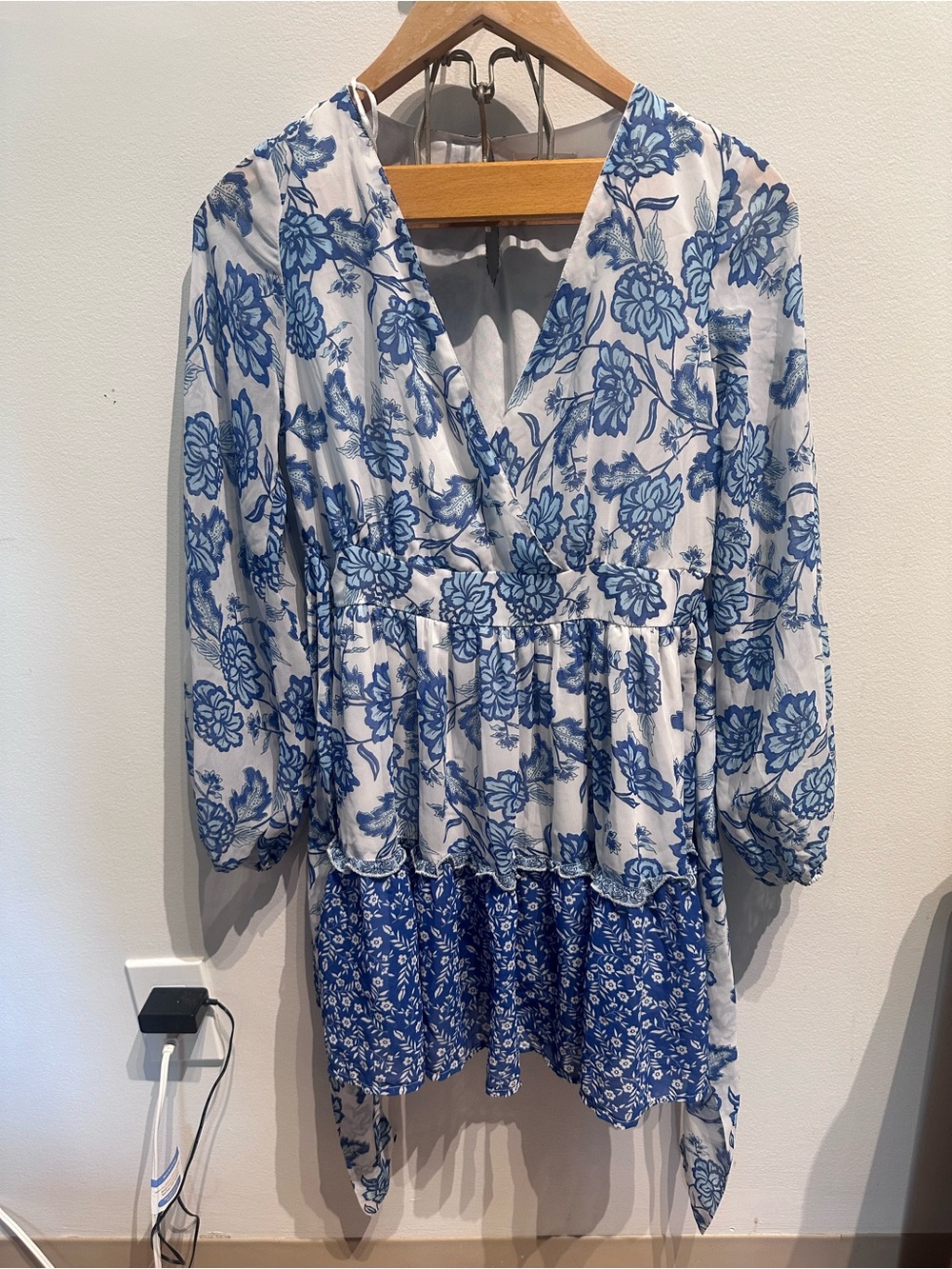 Japna Brand Blue Floral V-Neck Peplum Dress SIZE: Large